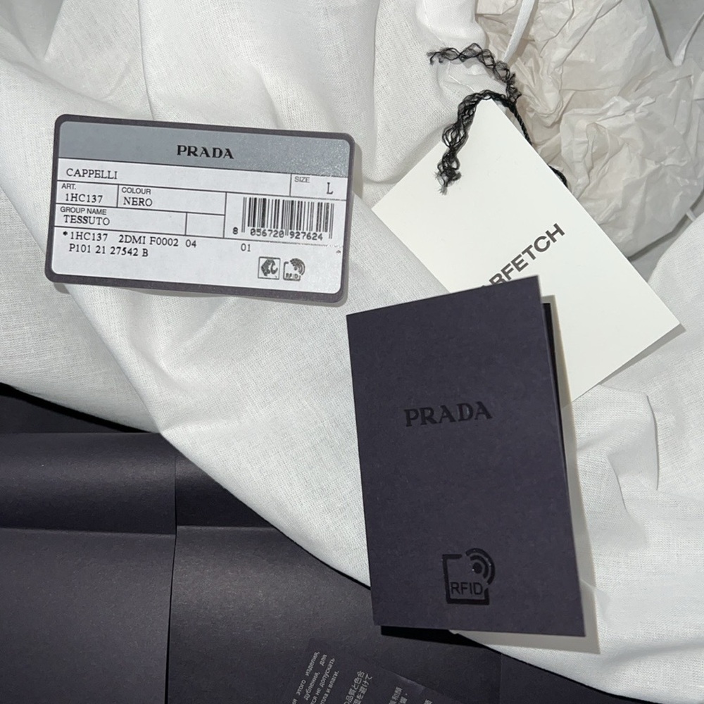 Prada - Picture 5 of 5